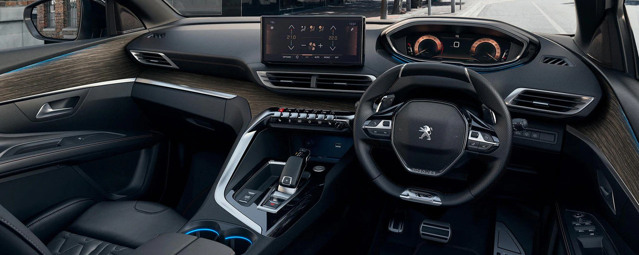 Amplify your sensations behind the wheel of the modernised, innovative and ergonomic PEUGEOT i-Cockpit®. Equipped with the compact steering wheel for improved handling and seven “Toggle switches*”, the new PEUGEOT 5008 SUV is enhanced with a new 10" HD central touchscreen** and the new 12.3" head-up digital instrument panel in high-quality display, fully configurable and customisable, to follow the main elements of your driving without taking your eyes off the road.